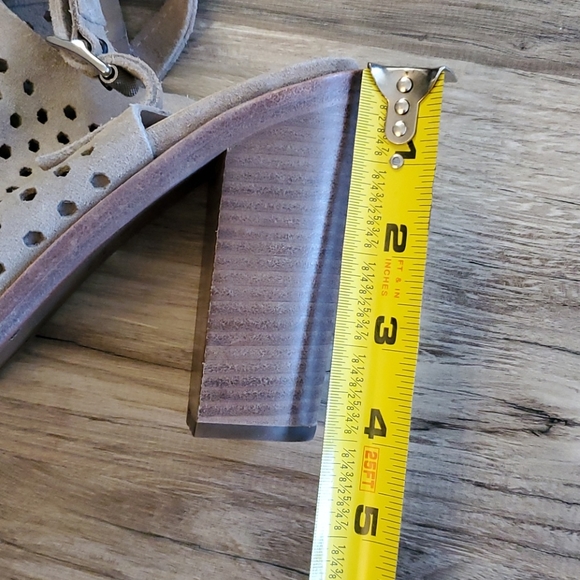 Rag and Bone Wyatt Gray Perforated Block Heels - Picture 11 of 16